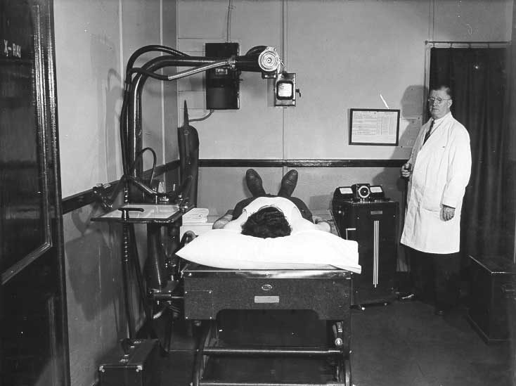 Medical Department clinic in Montreal, doctor taking an X-ray of a patient