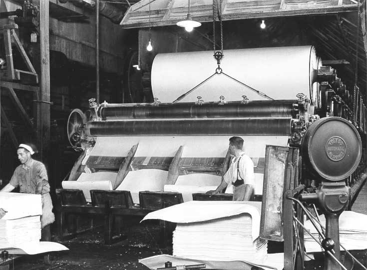 Paper mill, Chandler, Quebec : interior