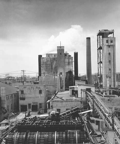Price Brothers Company plant, Kénogami, Quebec