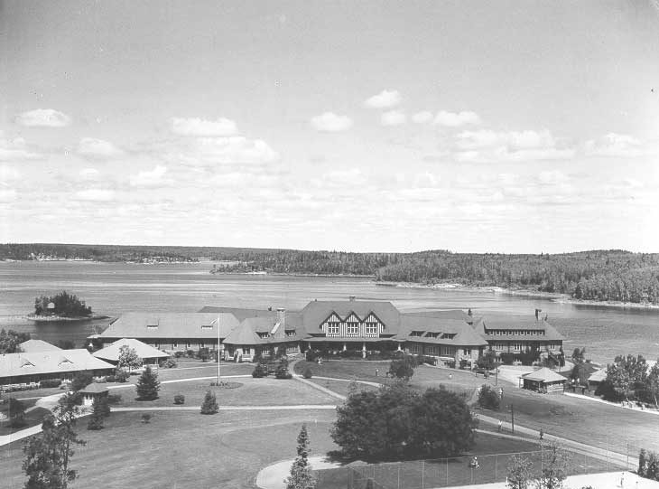Minaki Lodge