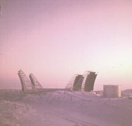 Parabolic radio antennas, tropospheric scatter relay station