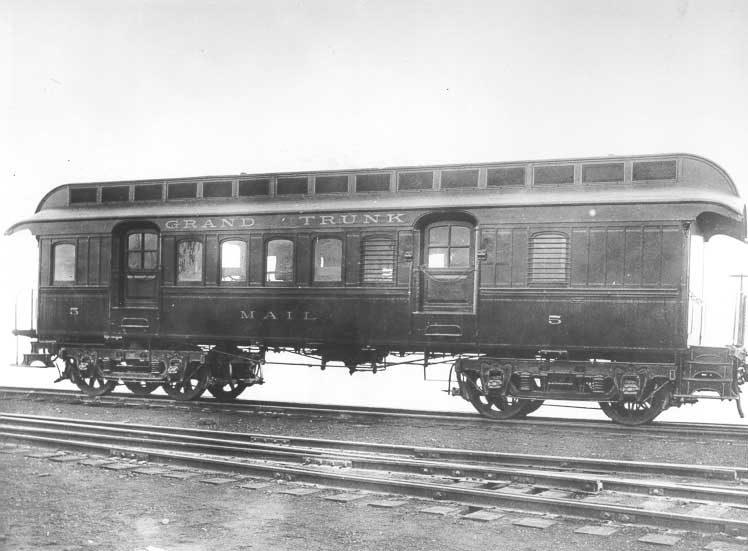 Exterior view of Grand Trunk mail car No. 5