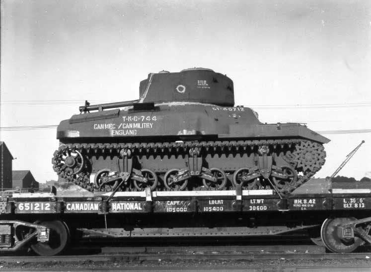 Transporting tanks to Europe during the Second World War
