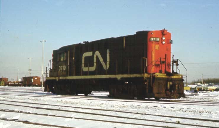 View of a 3800 series locomotive showing the new CN paint scheme
