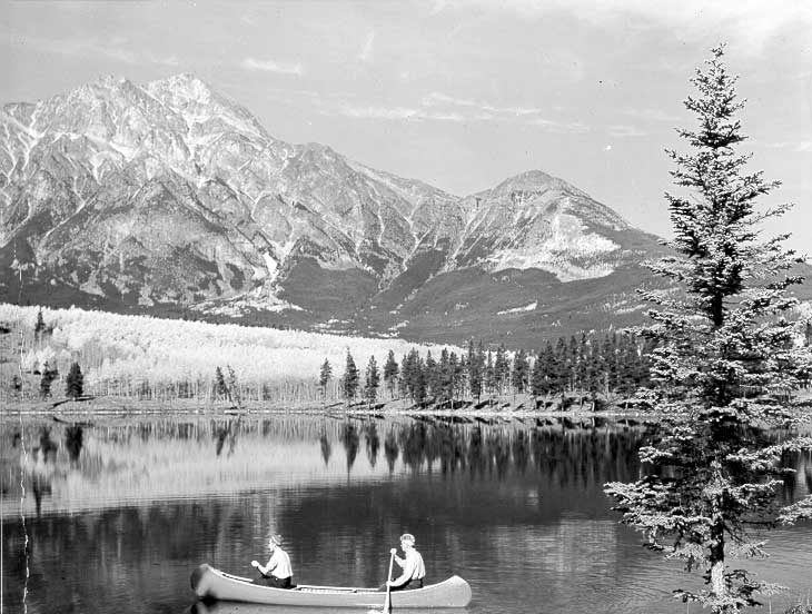 Jasper National Park, Pyramid Mountain, autumn