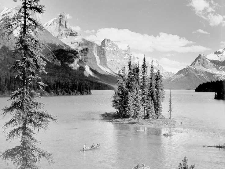 Canoeing, Jasper, Maligne Lake