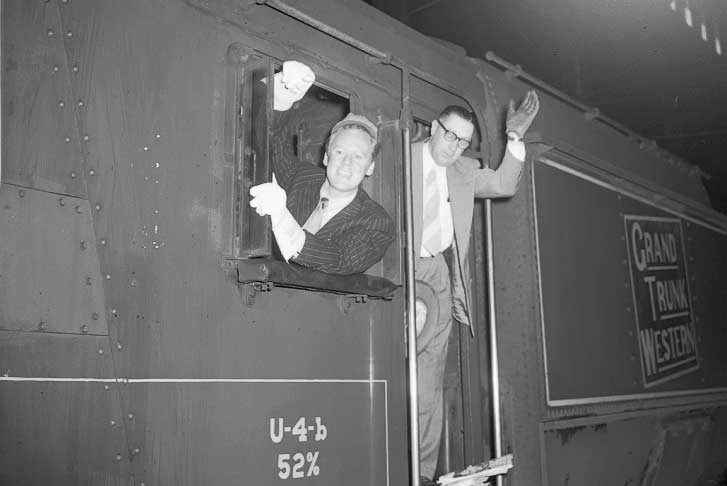 Movie star Van Johnson pilots GTW locomotive