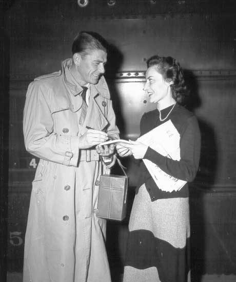 Ronald Reagan before presidency boards CNR's Ocean Limited enroute to SS Brittanic and London