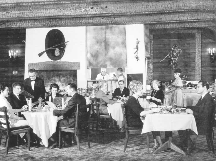 Fort Garry Hotel, Factor's table, with models