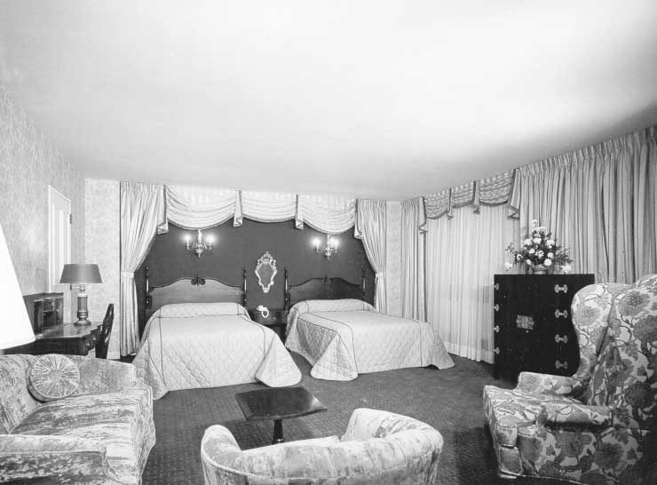 Hotel Beauséjour, presidential suite, master bedroom