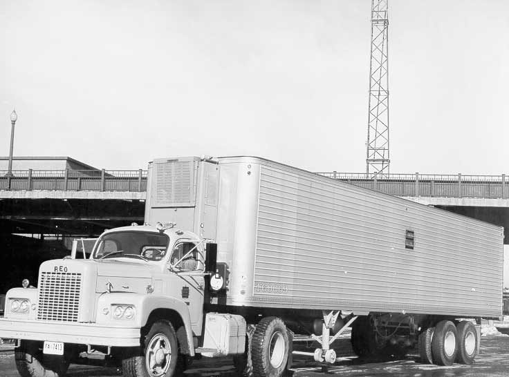Propane gas refuel unit on piggyback trailers