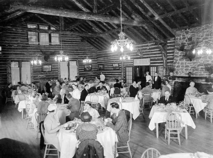 Pictou Lodge dining room