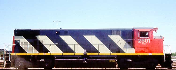 CN diesel-electric locomotive 2501, model M-420, right side