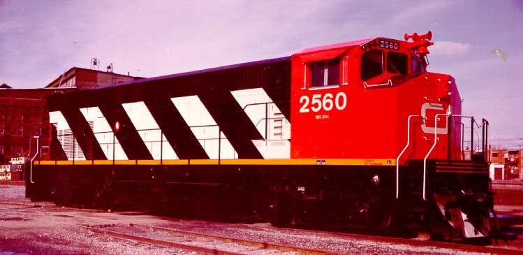 CN diesel-electric locomotive 2560, three-quarter view