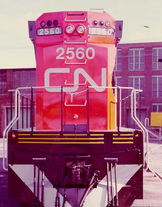 CN diesel-electric locomotive 2560, rear view