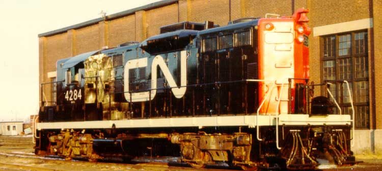 CN diesel-electric locomotive 4284, model GP-9, three-quarter view
