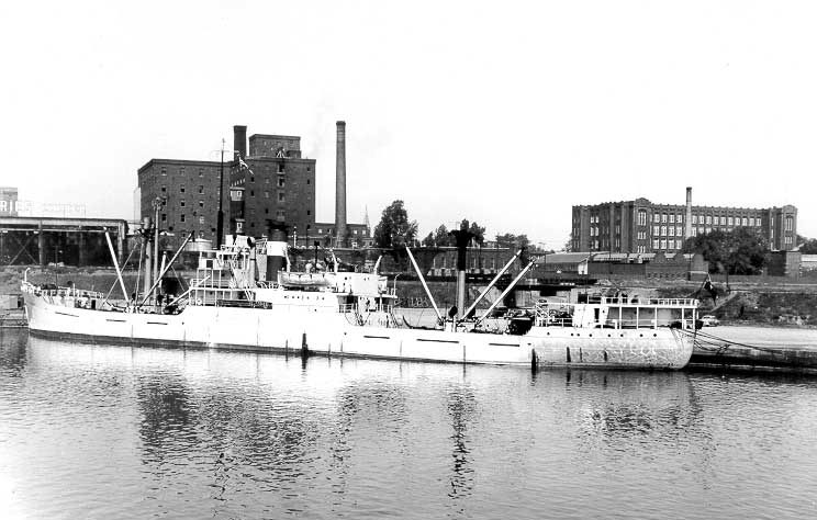 Cargo ship Canadian Leader