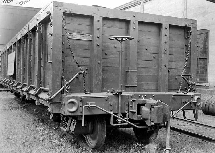 Nfld. Ry. ballast car 460, three-quarter view