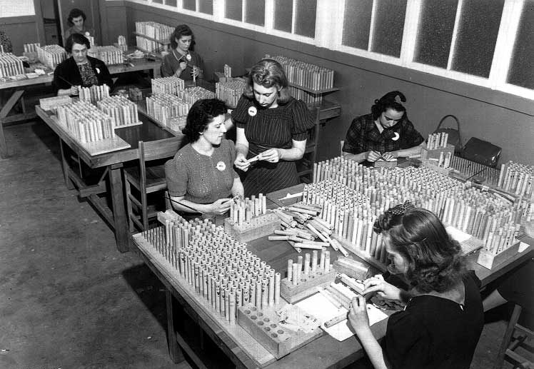 Women manufacturing shells at the Cherrier plant
