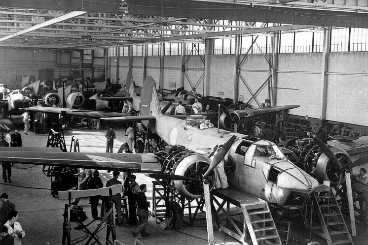 Building a Bristol Bolingbroke IV for the RCAF at a Fairchild Aircraft factory