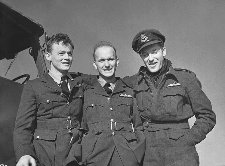 Flight Sergeant Gunners pose for a photograph before take-off