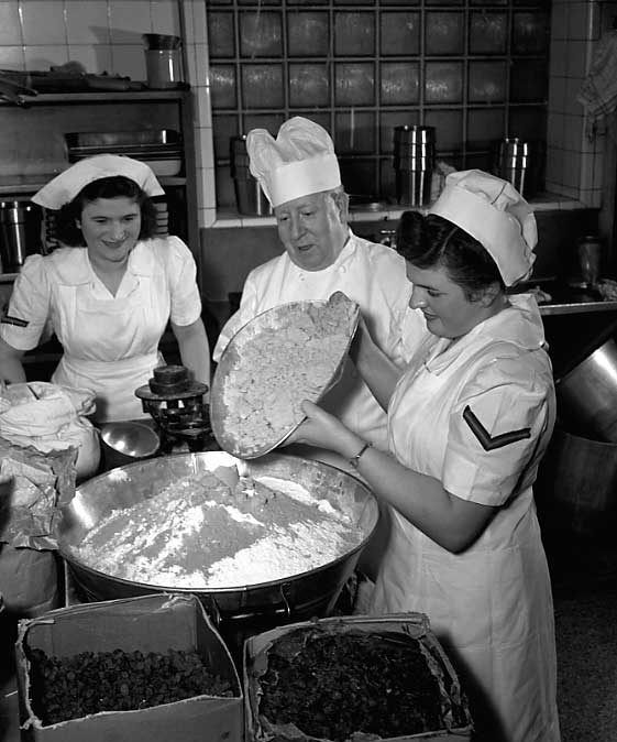 Air Force cooking staff prepare Christmas puddings