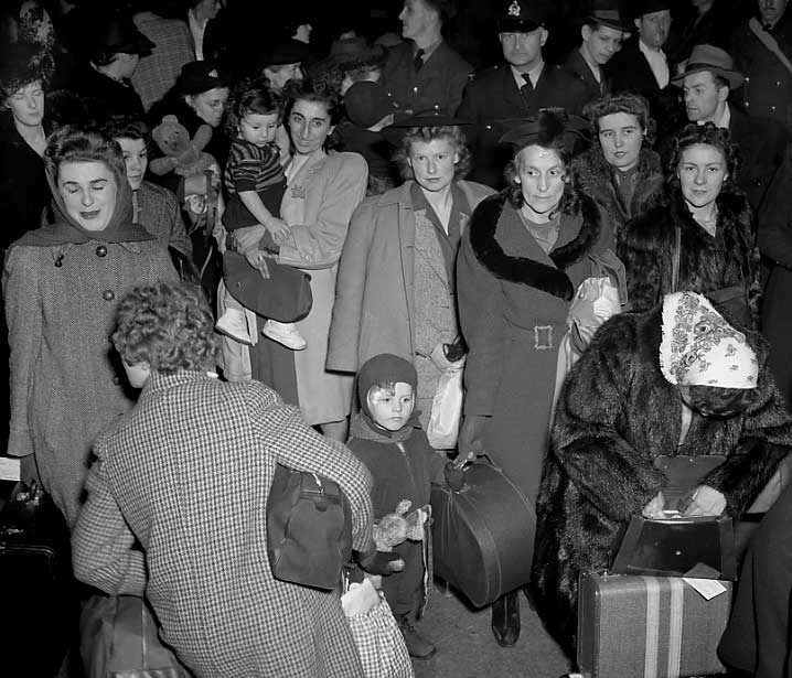 Wives and children of members of the RAF who were stationed in Canada are heading home to England