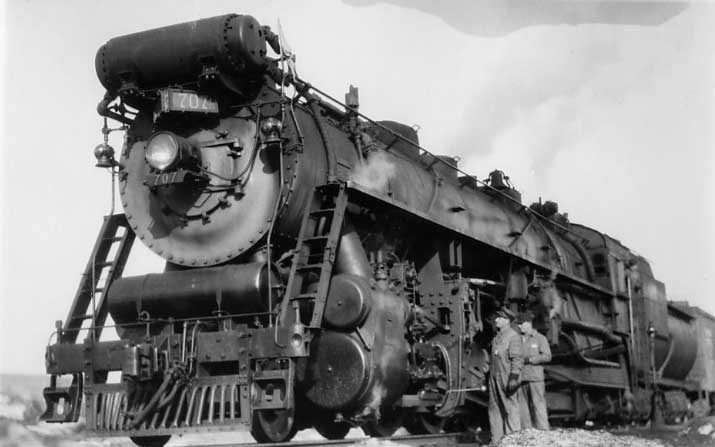 Central Vermont Railways steam locomotive 707 and crew
