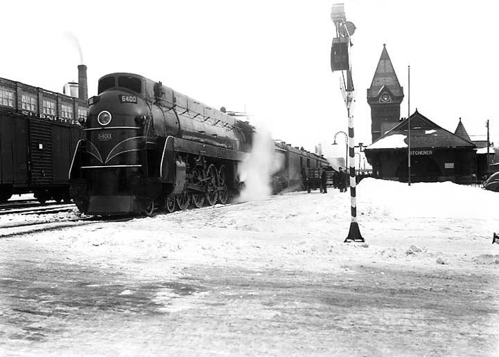A 6400 class steam locomotive at Kitchener station