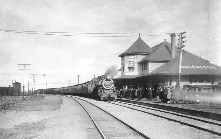 First Grand Trunk Pacific Railway Company train to arrive at Canadian Pacific Station, Saskatoon