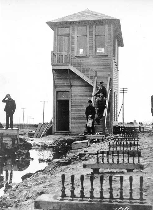 Grand Trunk Pacific Railway Company interlocking signal tower