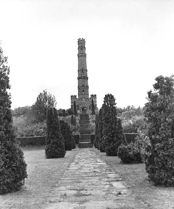 A view leading up the monumental flight of steps to the tower monument at the top of a steep slope commemorating the battle of Stoney Creek, a turning point of the war of 1812
