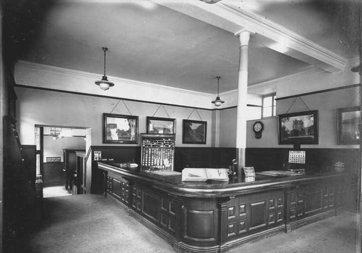 Canadian National Railways Québec City ticket office service counter