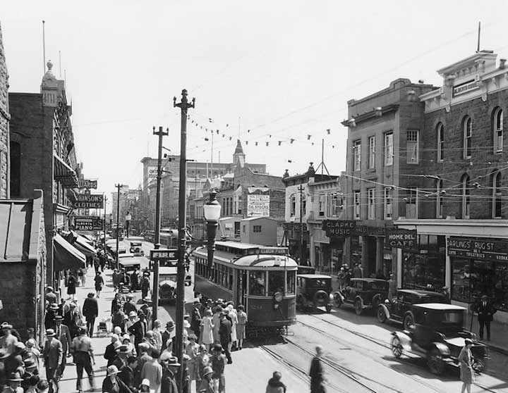A street railway car on 8th Avenue