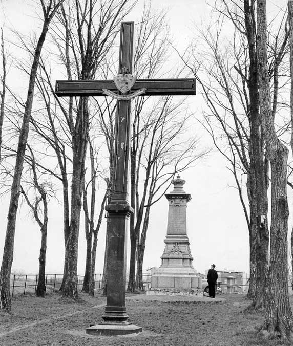 Jacques Cartier erected a cross at this location in 1536 to mark the place where his first expedition to Canada spent the winter