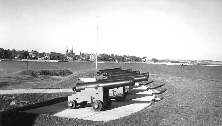 Cannon overlooking the harbour