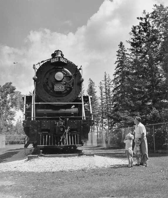 Canadian National Railway steam locomotive no. 6043 on display at Assiniboine Park