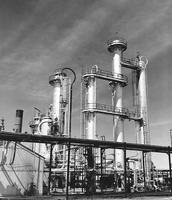 A view of the apparatus at an oil refinery