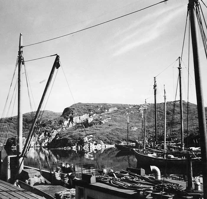 Fishing boats mooring at Port-aux-Basques
