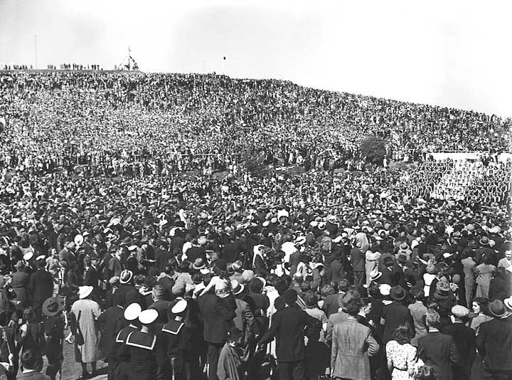 A view of the thousands gathered on Citadel Hill for an apparance by King George VI and Queen Elizabeth during the 1939 Royal Tour of Canada