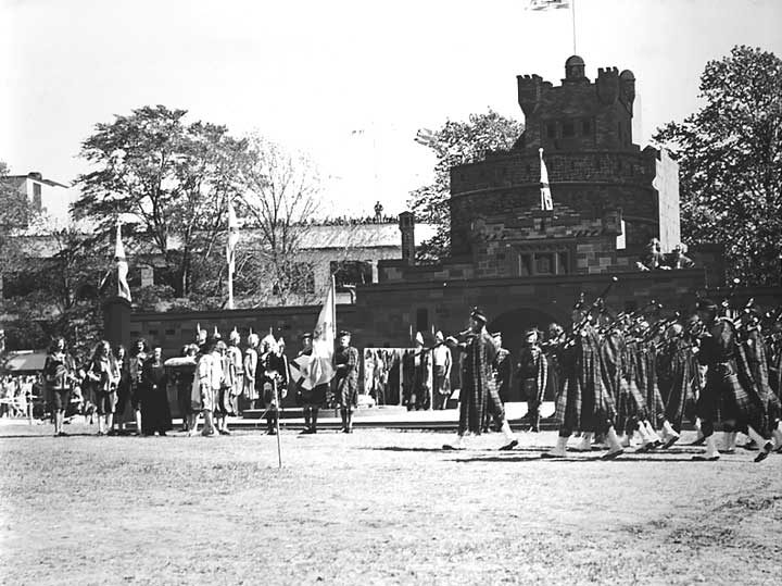 A view of the pageant in honour of King George VI and Queen Elizabeth at the Halifax Citadel during the 1939 Royal Tour of Canada