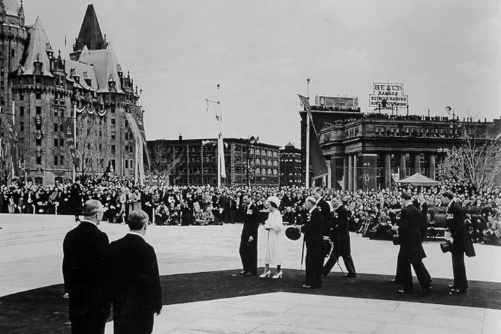 King George VI and Queen Elizabeth arrive at the National War Memorial in Ottawa during the 1939 Royal Tour of Canada