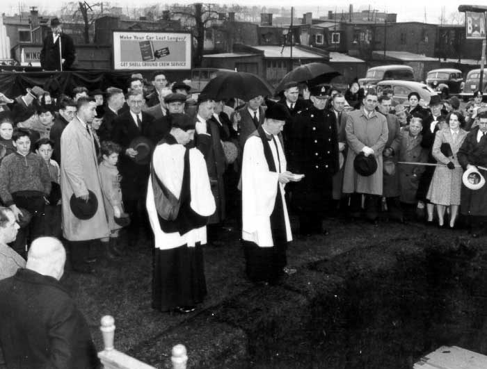 Reburial, near Victoria Bridge, of immigrant remains who died of ship fever