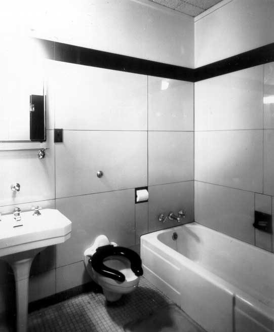 Men's bathroom facility in Central Station