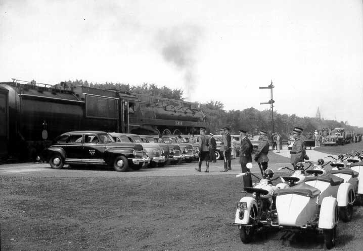 Special passenger train carrying President Roosevelt arrives in Ottawa