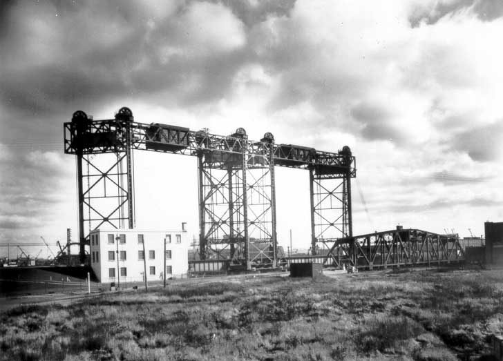 Wellington interlocking tower and lift and swing bridges