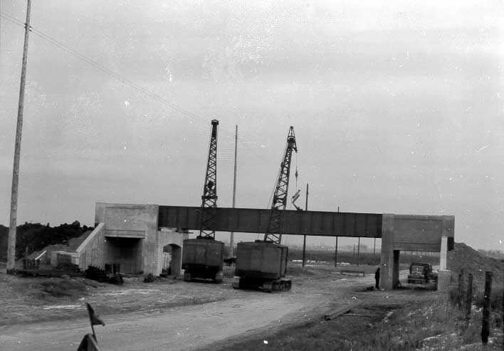 Construction of CN overpass at Papineau and Pie 1x to reach oil refineries