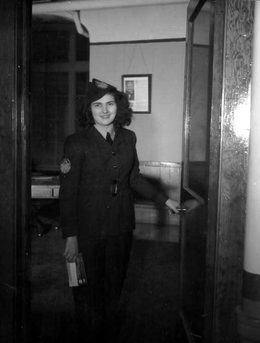 Messengerette in uniform