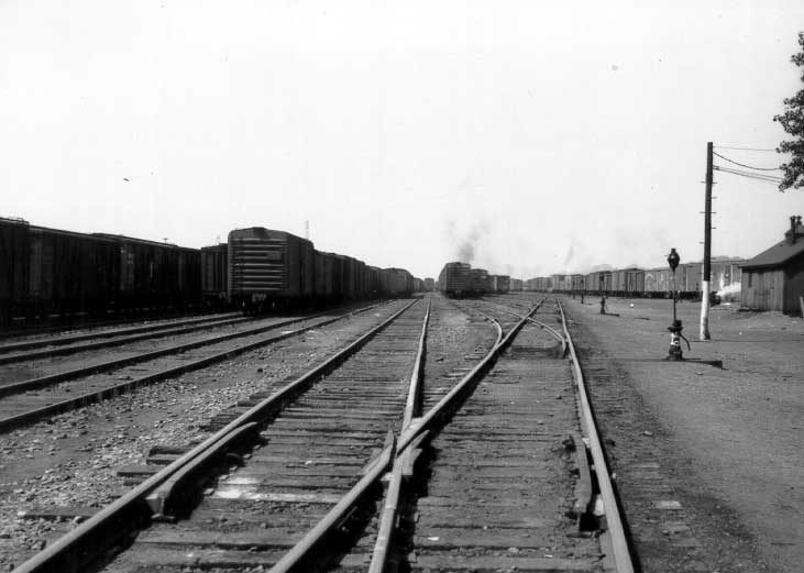 Railway tracks, Val Royal, Quebec