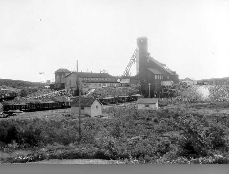 Shaft, conyeyor and other buildings at the Frood Mine